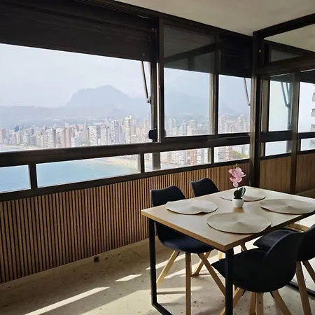 Bay Bliss Levante 아파트